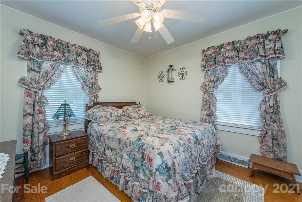 101 Gibbs Street Swannanoa NC 28778