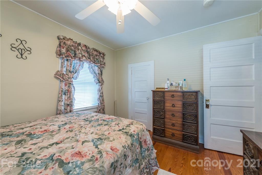 101 Gibbs Street Swannanoa NC 28778