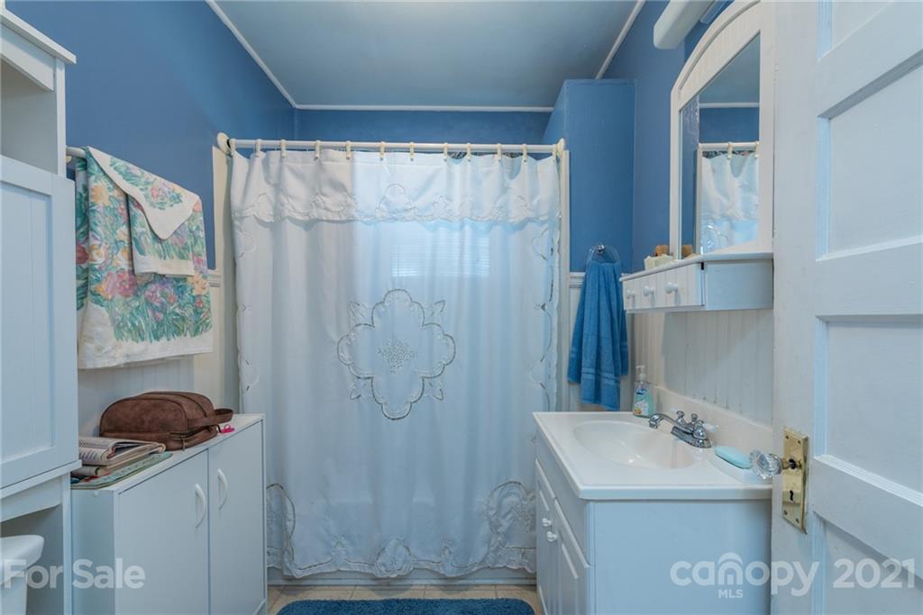 101 Gibbs Street Swannanoa NC 28778