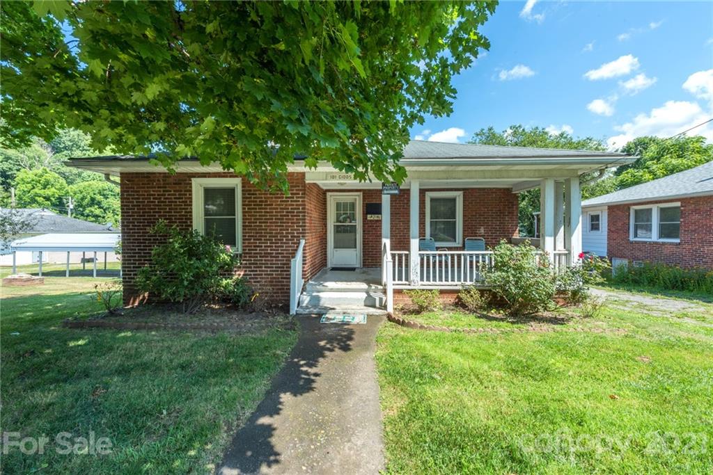 101 Gibbs Street Swannanoa NC 28778