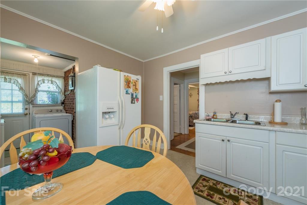101 Gibbs Street Swannanoa NC 28778