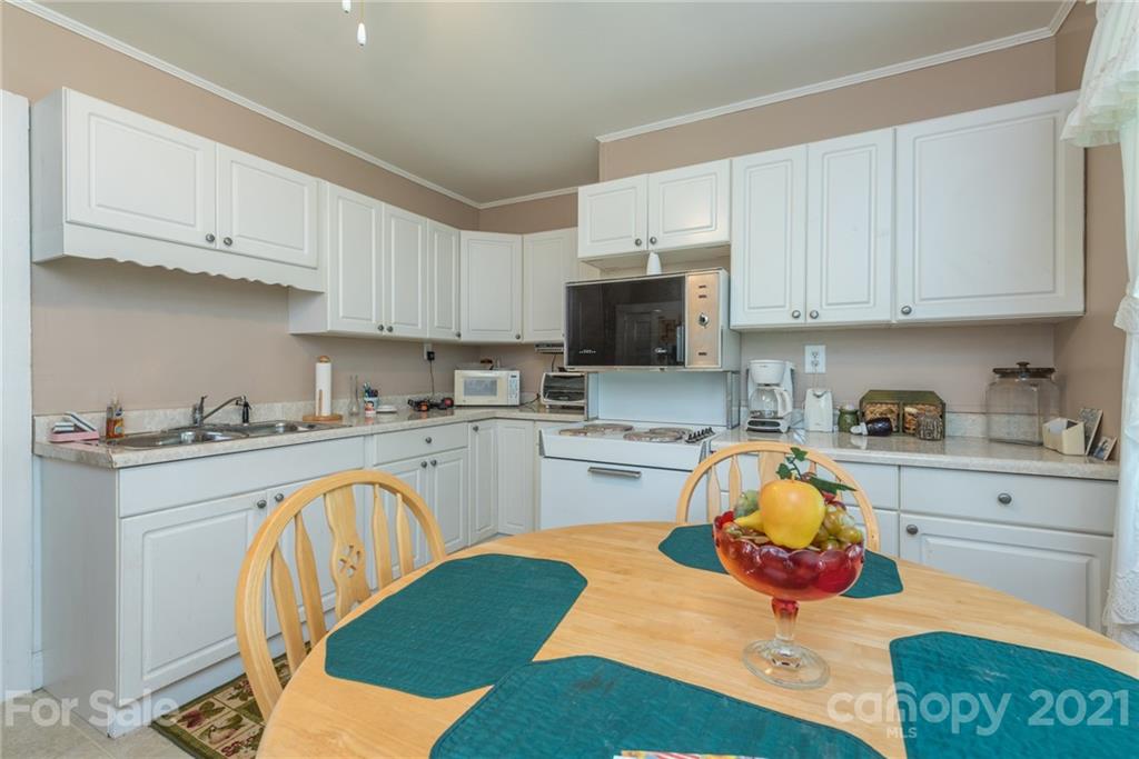 101 Gibbs Street Swannanoa NC 28778