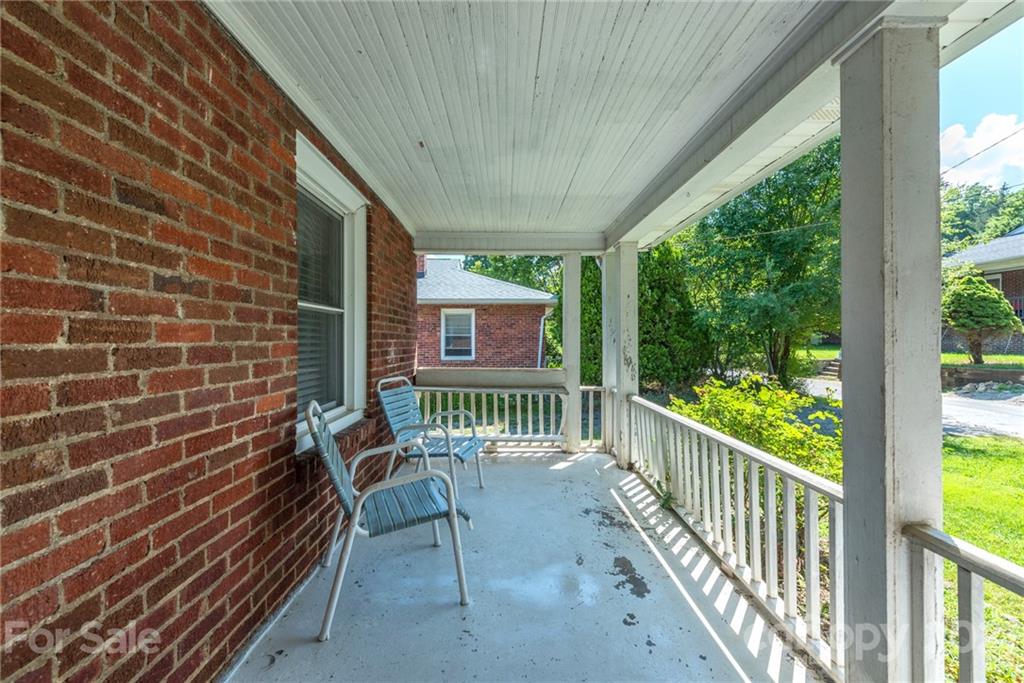 101 Gibbs Street Swannanoa NC 28778