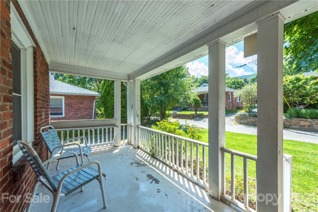 101 Gibbs Street Swannanoa NC 28778