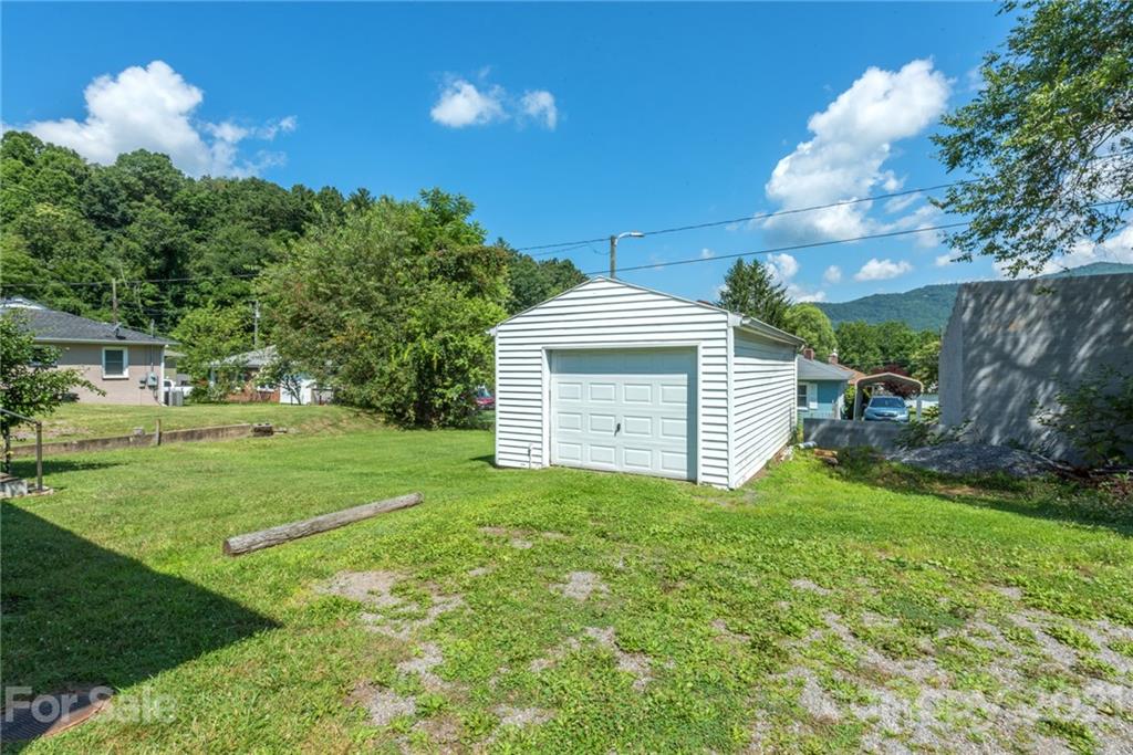 101 Gibbs Street Swannanoa NC 28778