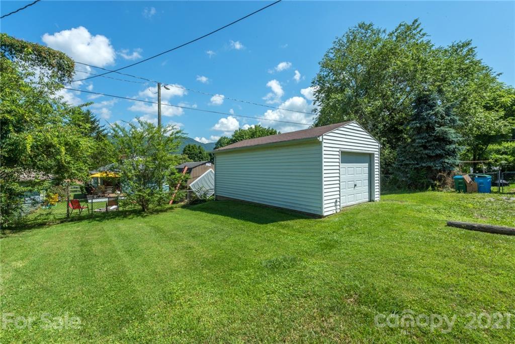 101 Gibbs Street Swannanoa NC 28778