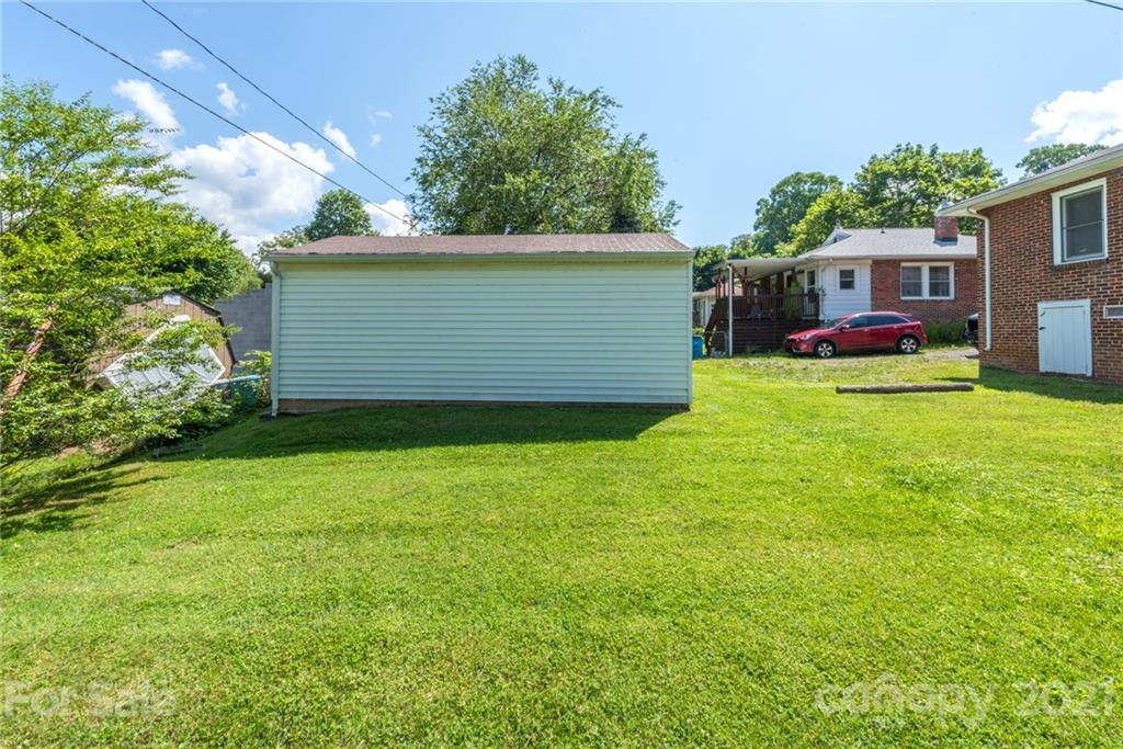 101 Gibbs Street Swannanoa NC 28778