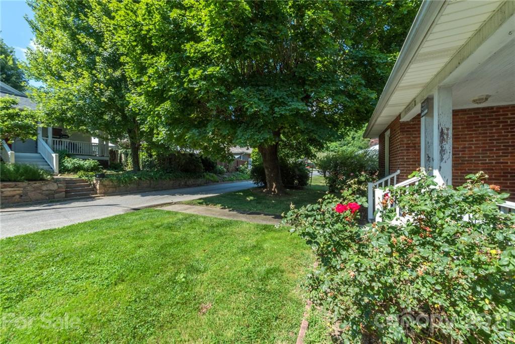 101 Gibbs Street Swannanoa NC 28778
