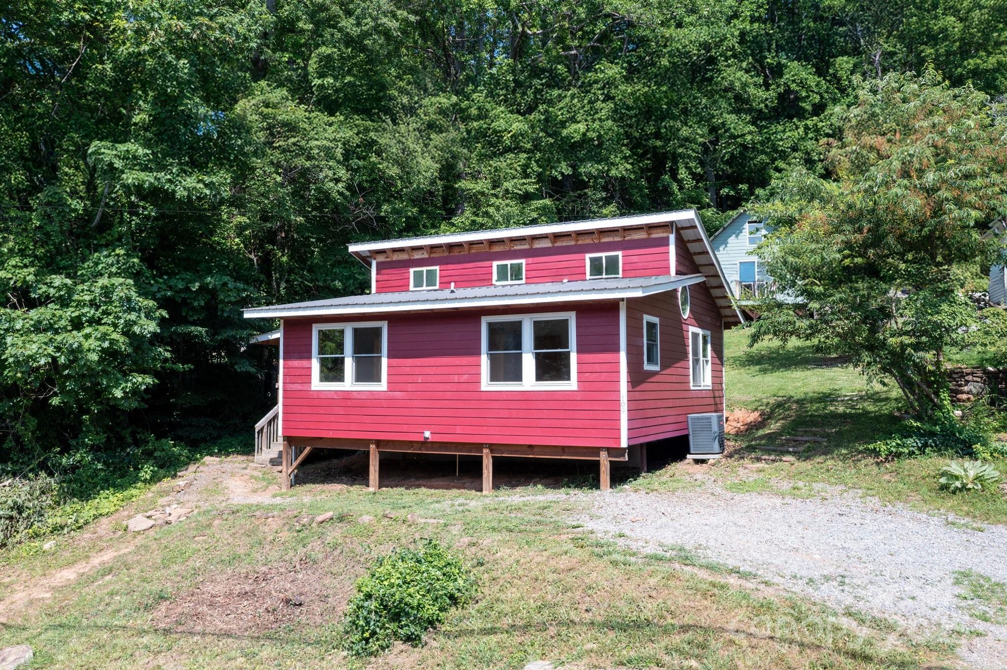 109 Azalea Avenue Swannanoa NC 28778