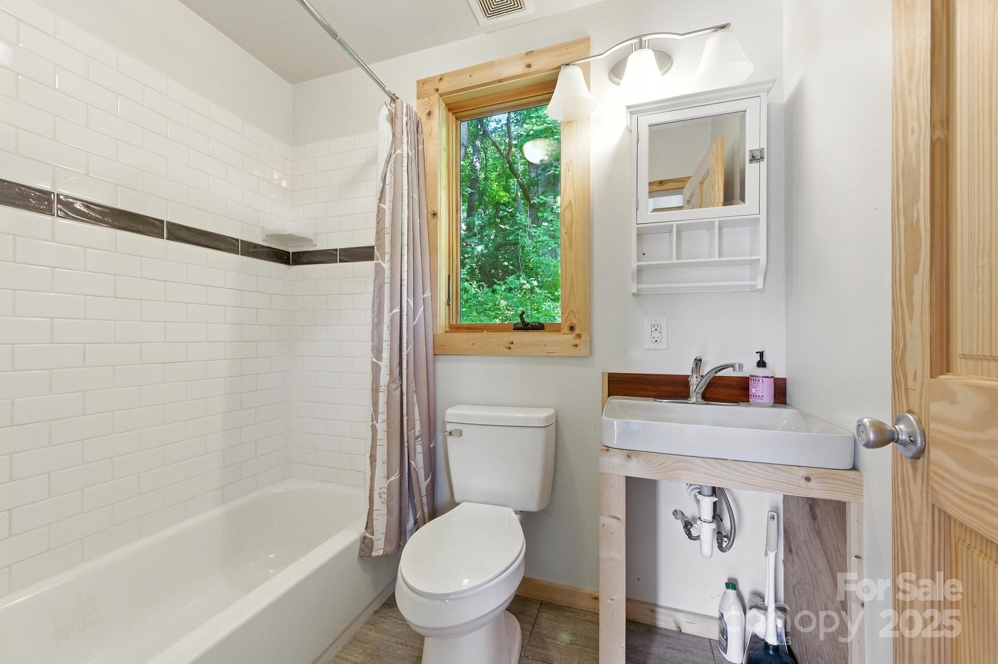 109 Azalea Avenue Swannanoa NC 28778