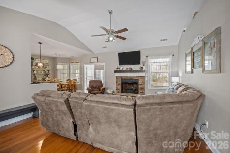 1667 Warwick Court Lincolnton NC 28092