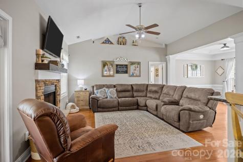 1667 Warwick Court Lincolnton NC 28092