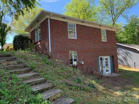 811 Hilton Street NE Lenoir NC 28645