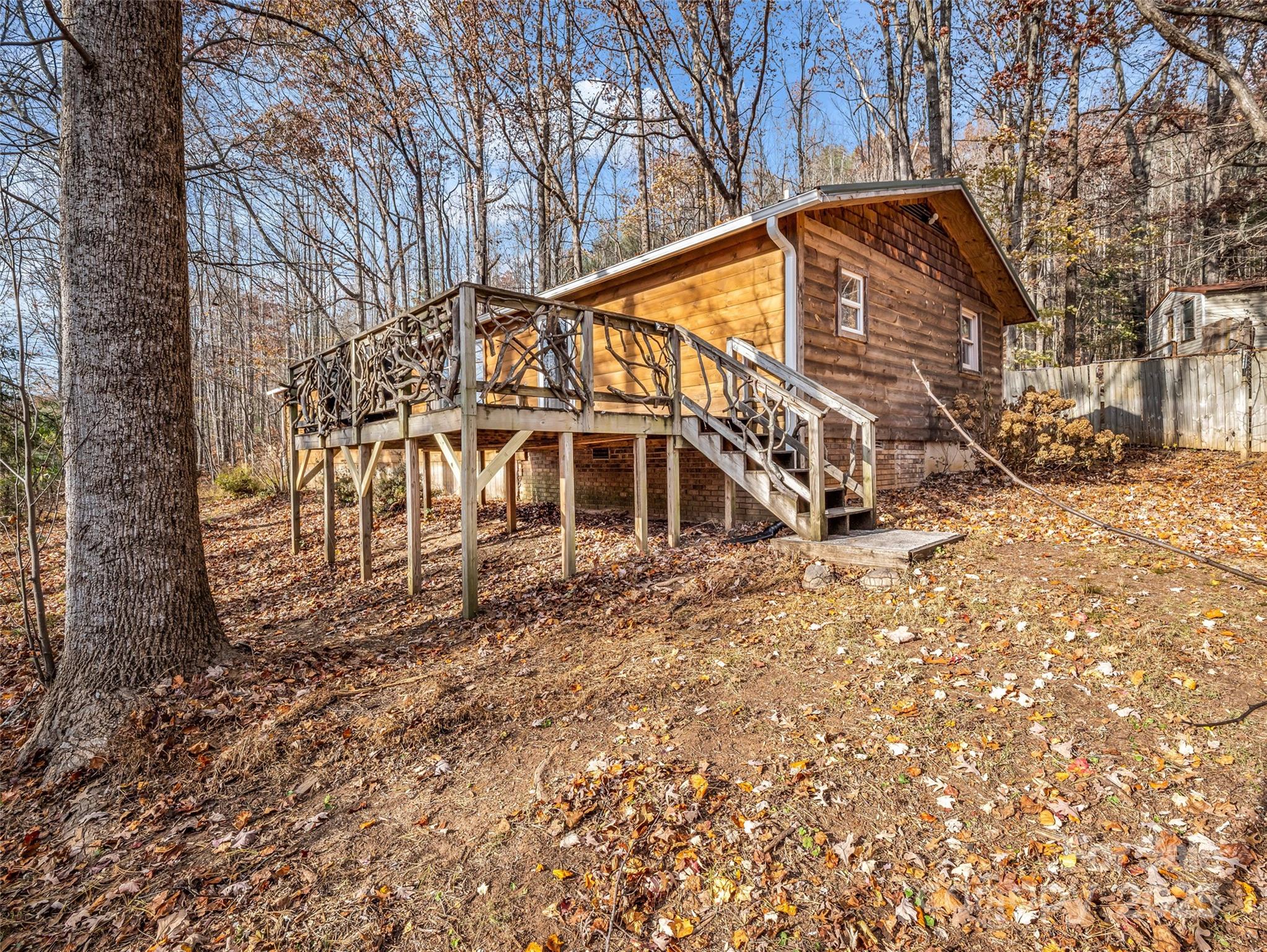 3620 Howard Gap Road Saluda NC 28773