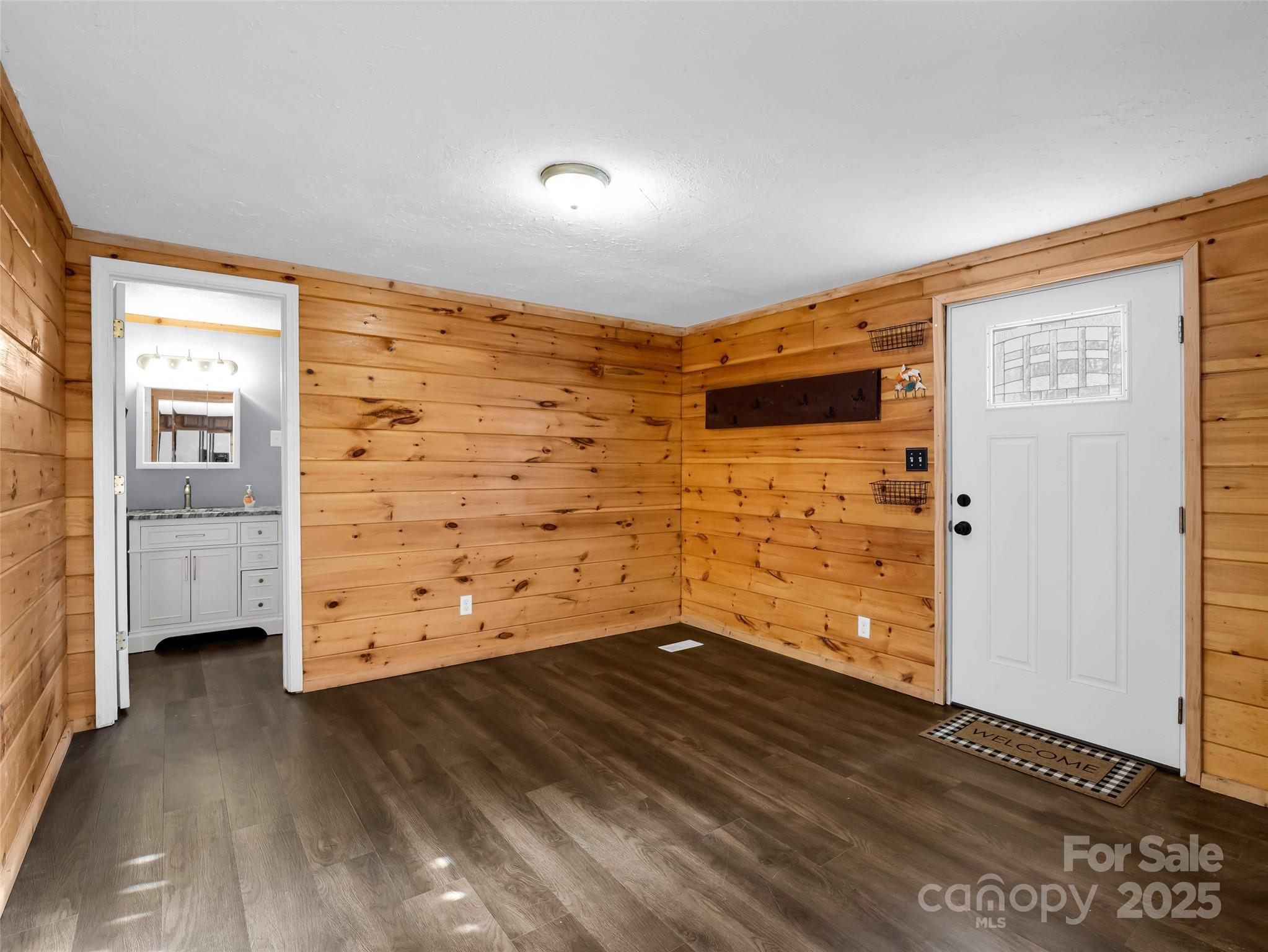 3620 Howard Gap Road Saluda NC 28773