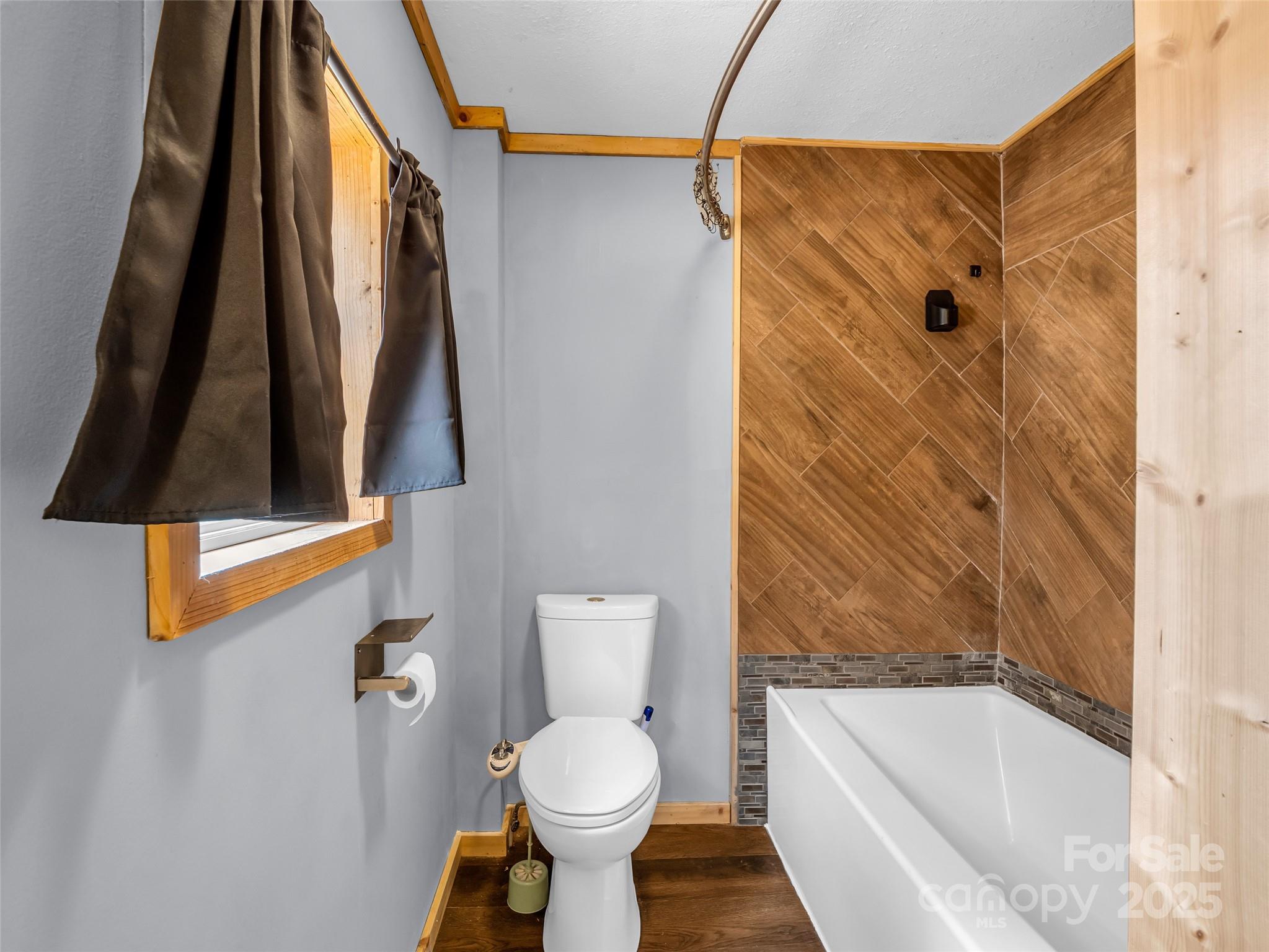 3620 Howard Gap Road Saluda NC 28773