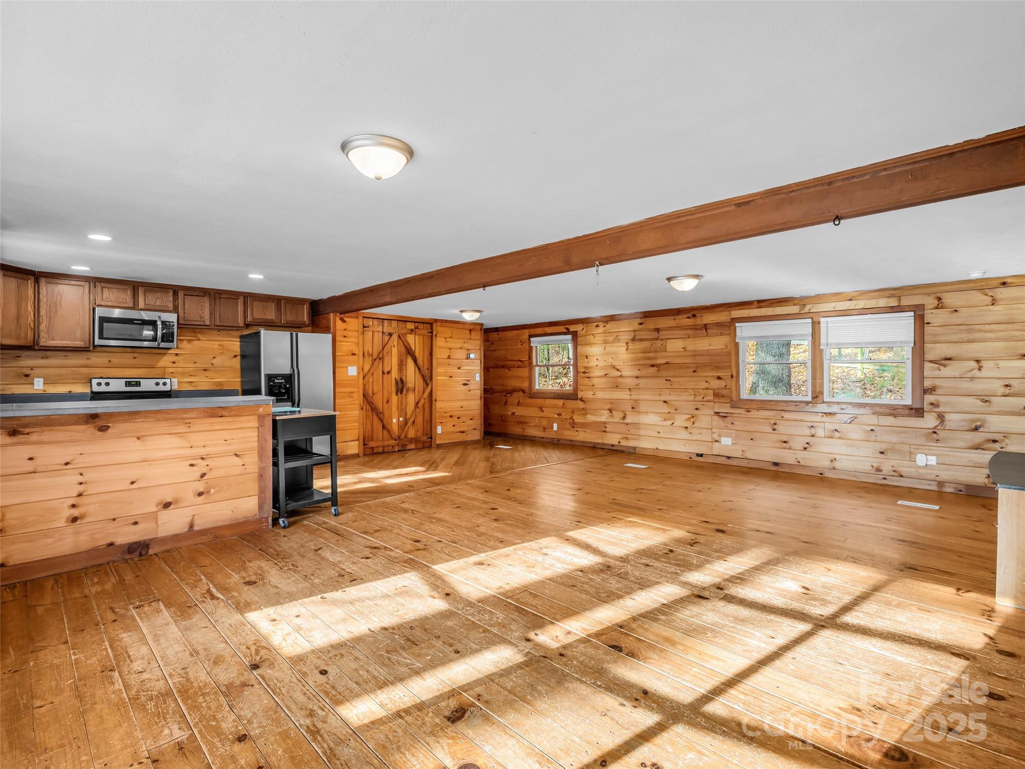 3620 Howard Gap Road Saluda NC 28773