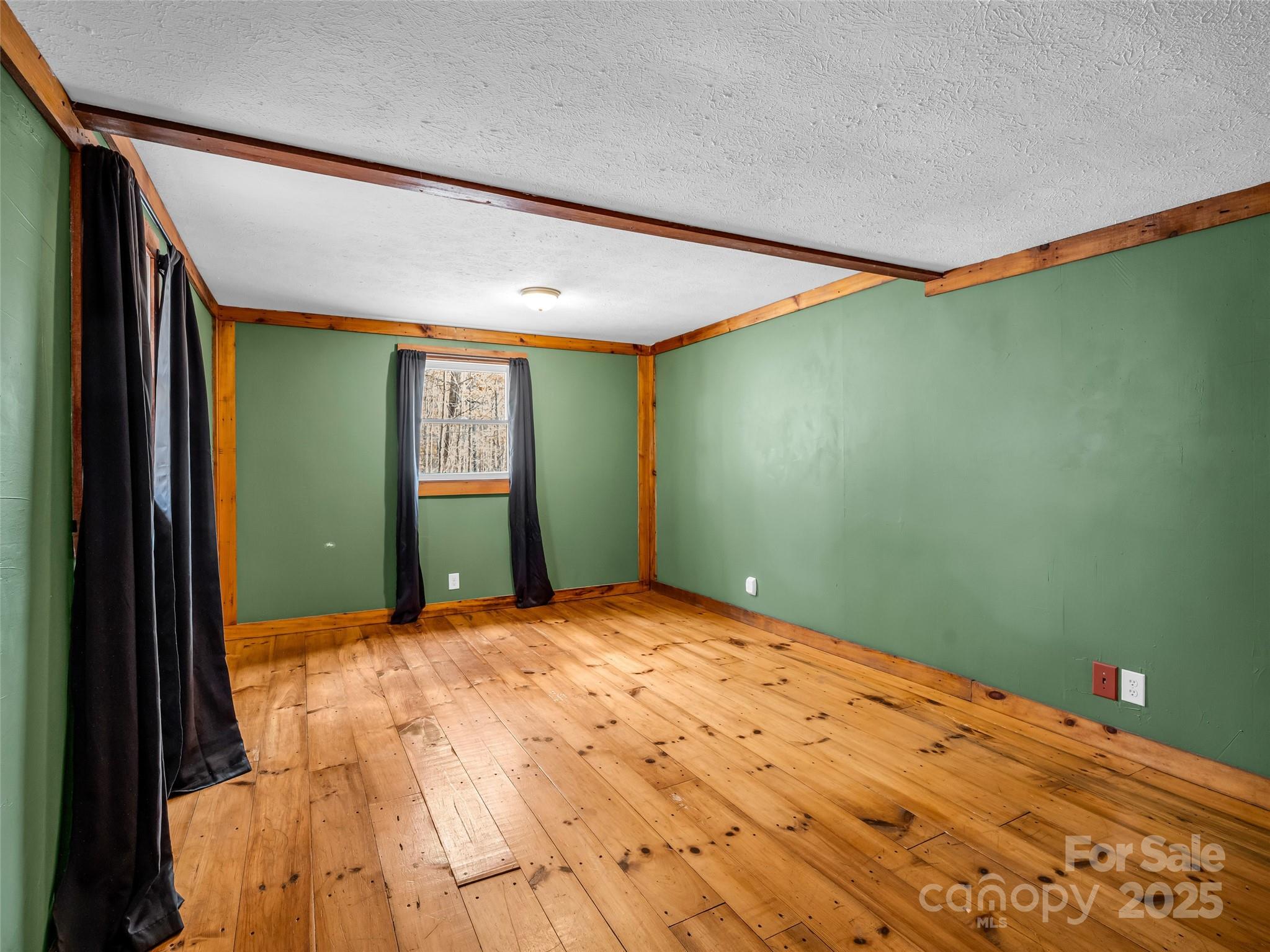 3620 Howard Gap Road Saluda NC 28773
