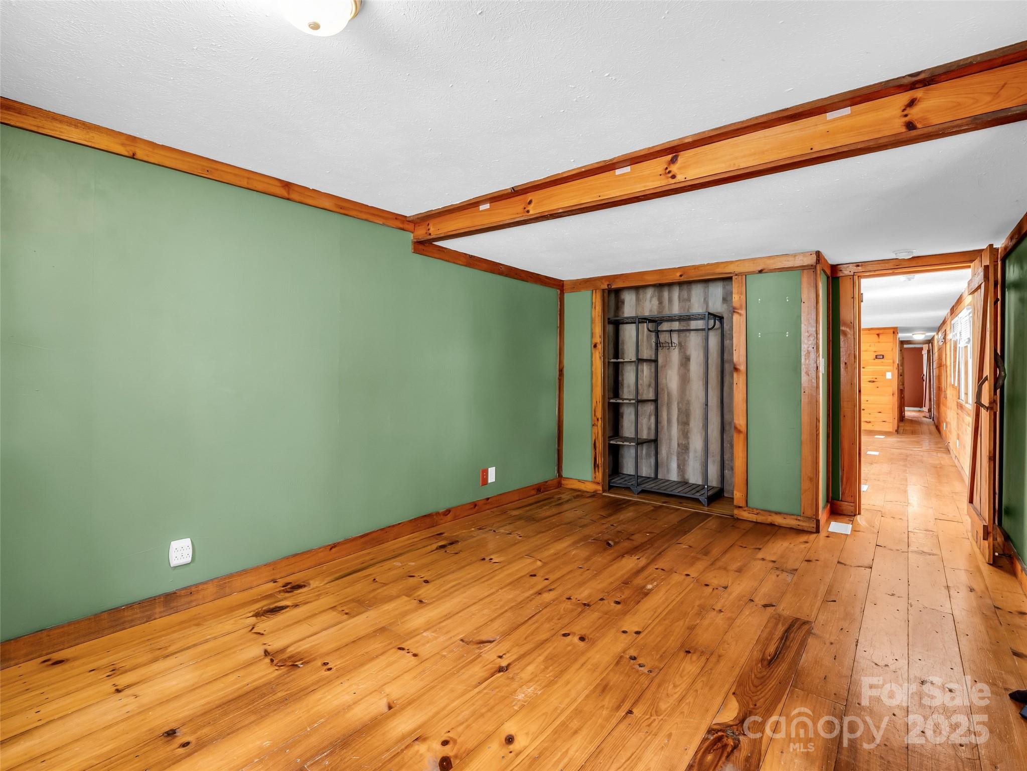 3620 Howard Gap Road Saluda NC 28773
