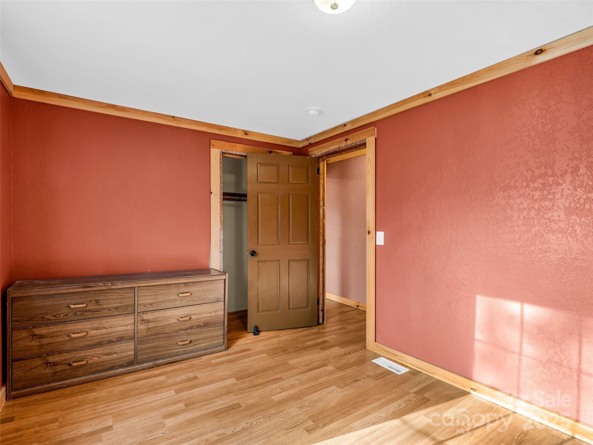 3620 Howard Gap Road Saluda NC 28773