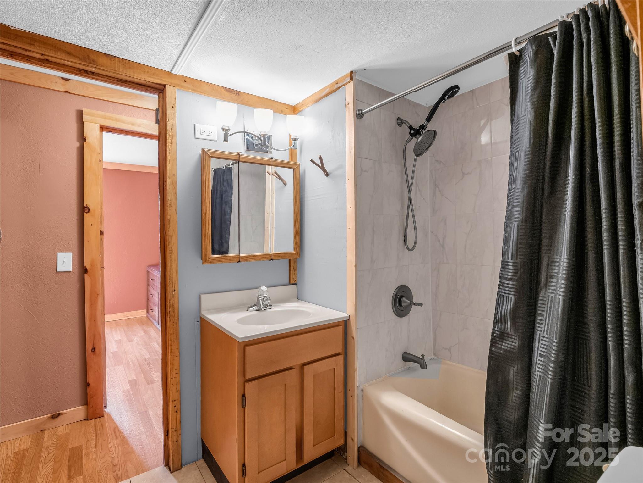 3620 Howard Gap Road Saluda NC 28773