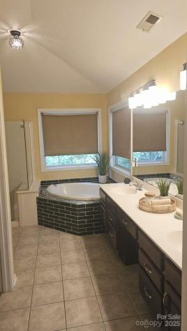 15494 Donnington Drive Charlotte NC 28277