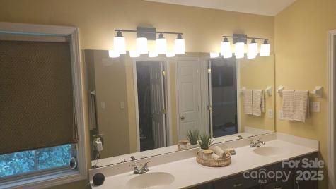 15494 Donnington Drive Charlotte NC 28277