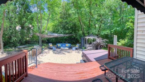 15494 Donnington Drive Charlotte NC 28277