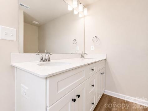 4729 Muskogee Drive Charlotte NC 28227