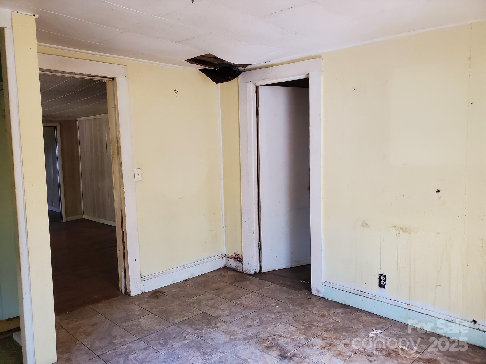28 Plemmons Street Canton NC 28716