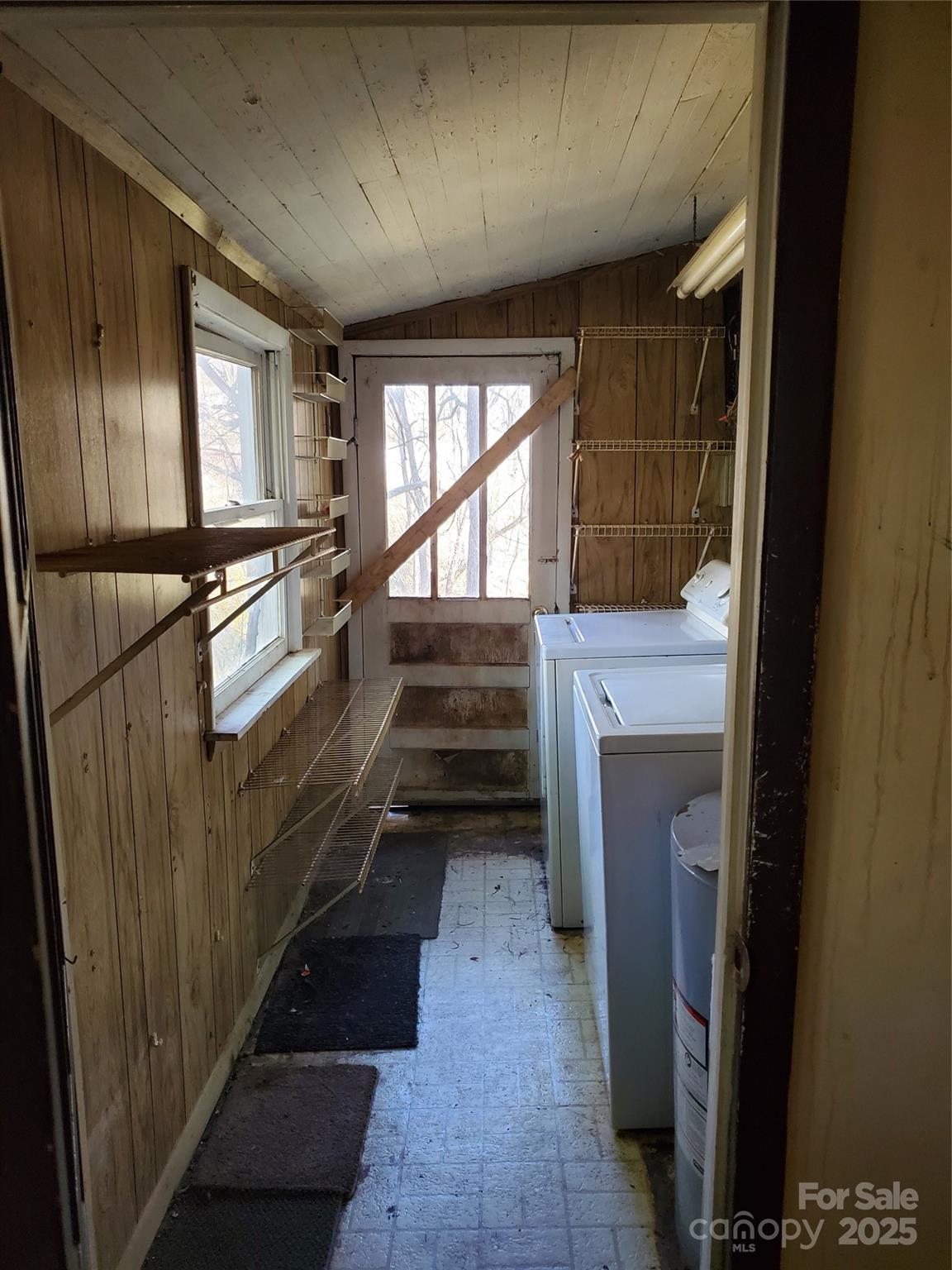 28 Plemmons Street Canton NC 28716