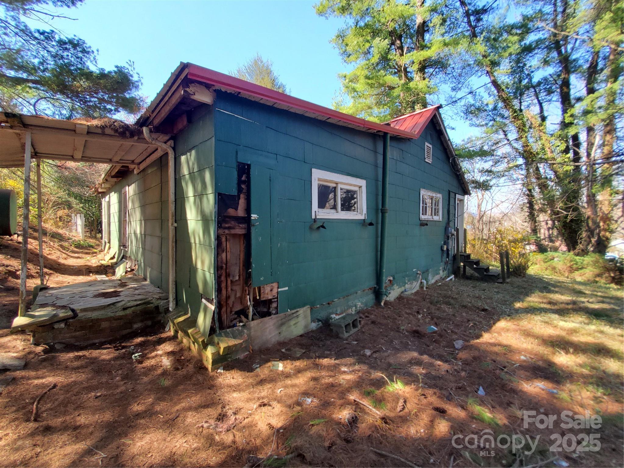 28 Plemmons Street Canton NC 28716