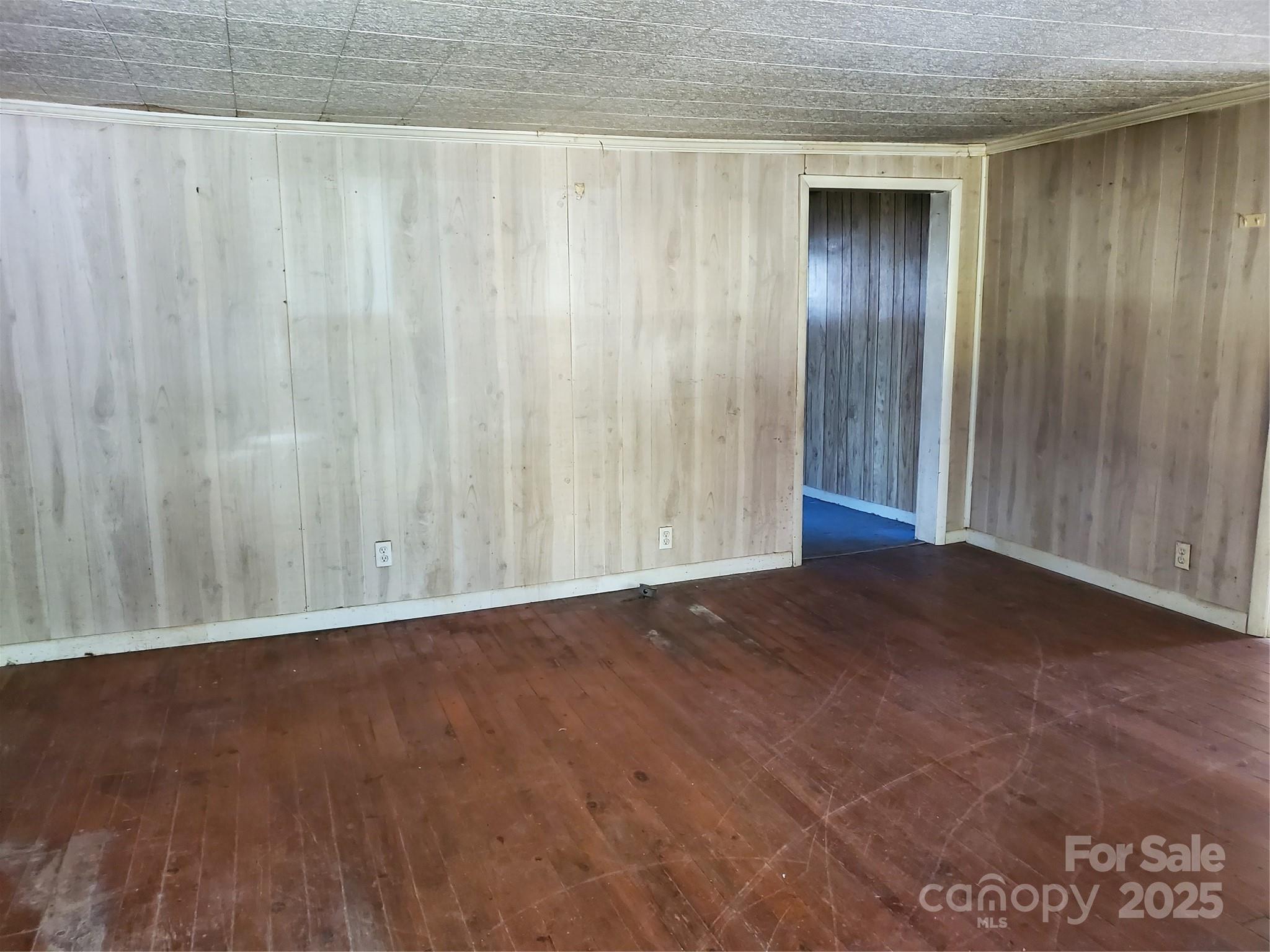 28 Plemmons Street Canton NC 28716