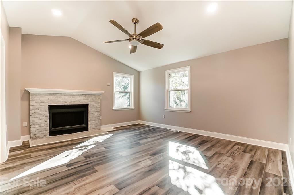 909 Crestmere Street Charlotte NC 28208
