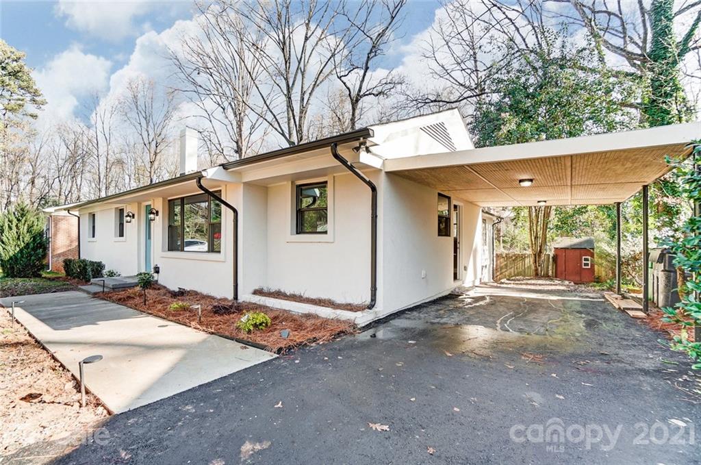 909 Crestmere Street Charlotte NC 28208