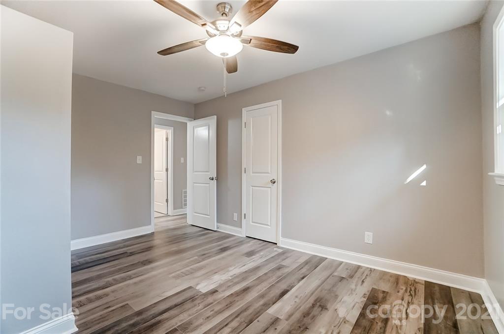 909 Crestmere Street Charlotte NC 28208
