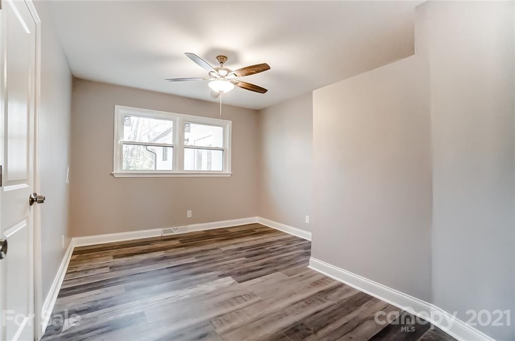 909 Crestmere Street Charlotte NC 28208