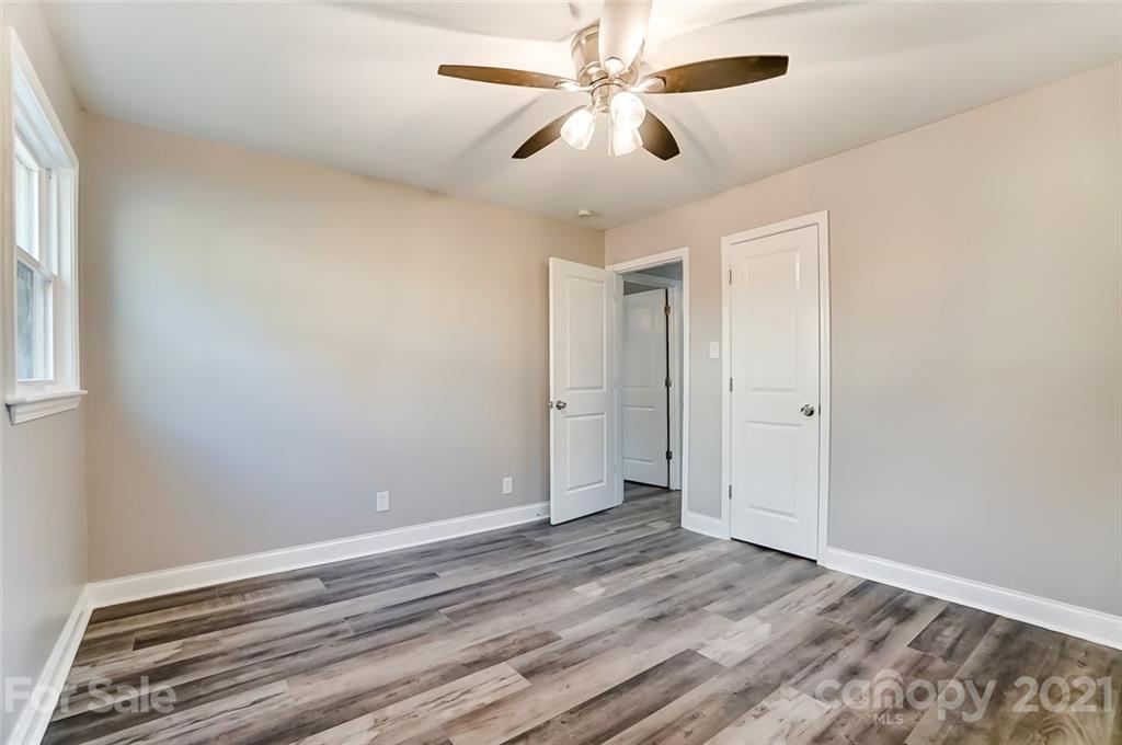909 Crestmere Street Charlotte NC 28208