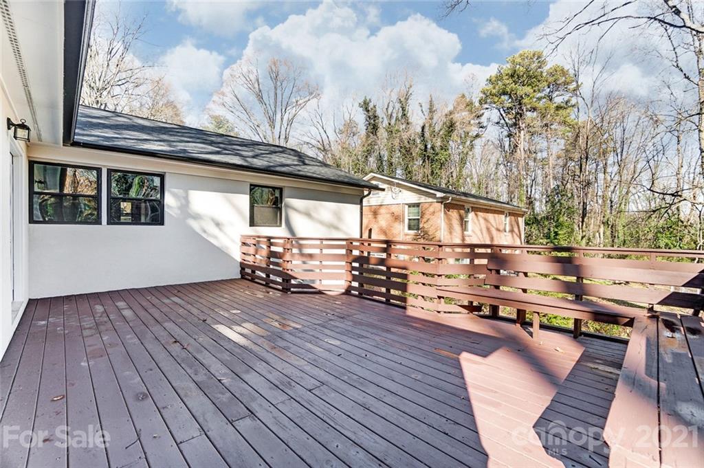 909 Crestmere Street Charlotte NC 28208