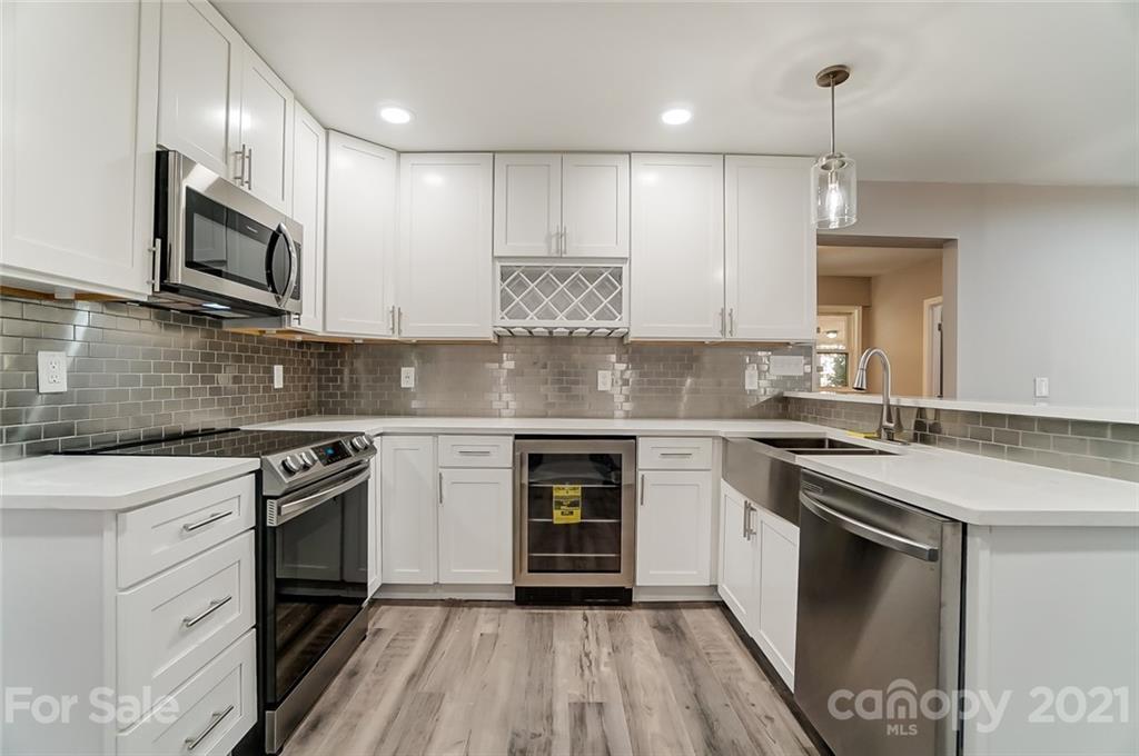 909 Crestmere Street Charlotte NC 28208