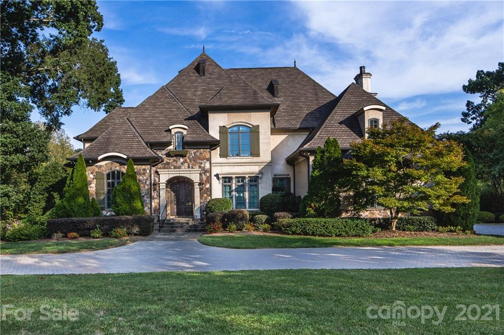 1425 Meadowood Lane Charlotte NC 28211