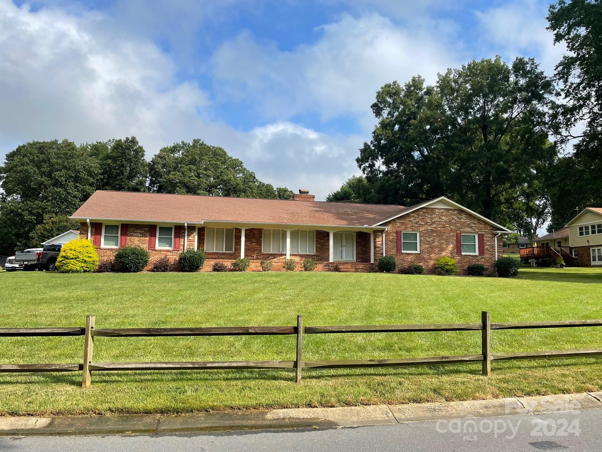 8415 Fallsdale Drive Charlotte NC 28214