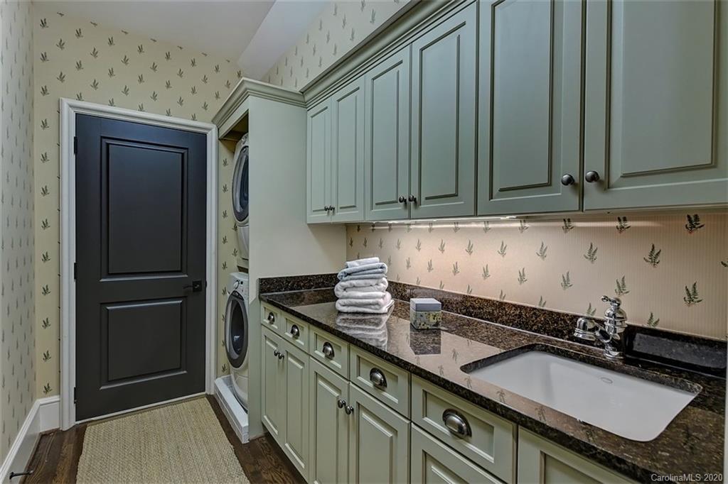 6256 Sharon Hills Road Charlotte NC 28210