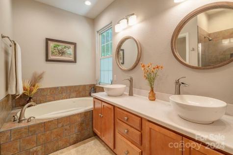 758 Glenn Bridge Road Arden NC 28704