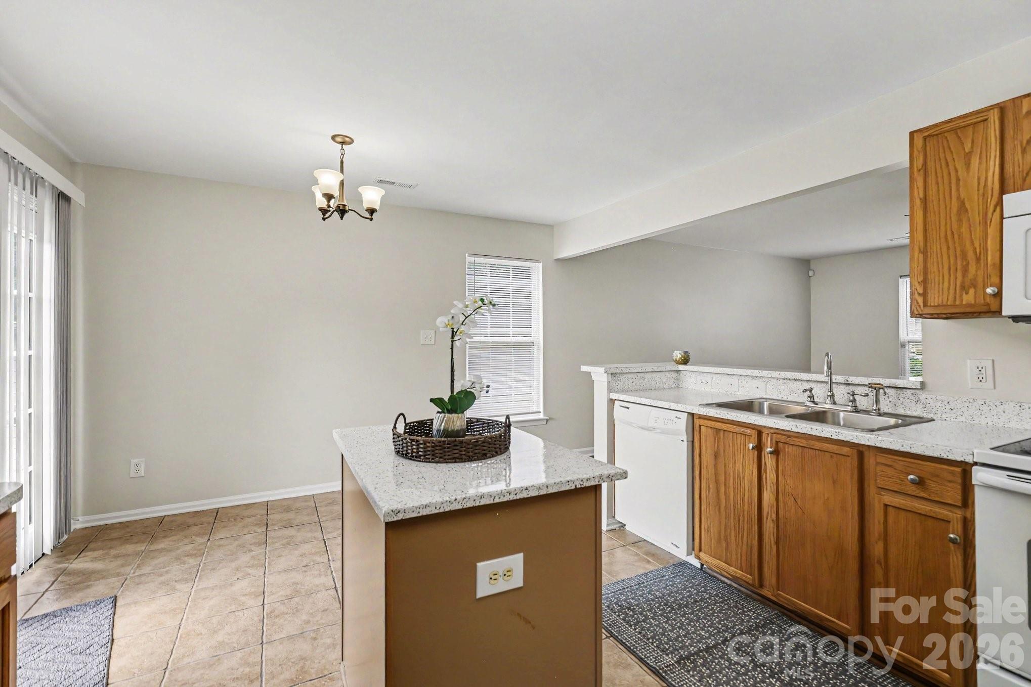 6325 Linda Vista Lane Charlotte NC 28216