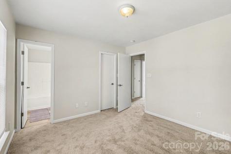 6325 Linda Vista Lane Charlotte NC 28216