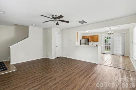 6325 Linda Vista Lane Charlotte NC 28216