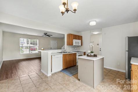 6325 Linda Vista Lane Charlotte NC 28216