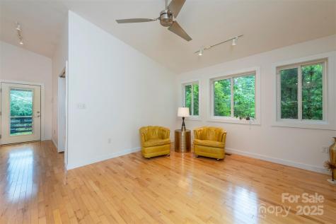 17 Digges Road Asheville NC 28805