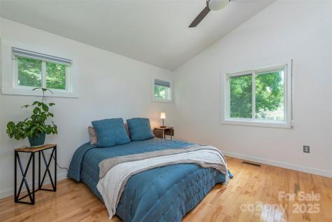17 Digges Road Asheville NC 28805